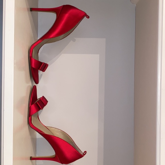 Ann Taylor Red Heels. - Picture 3 of 5